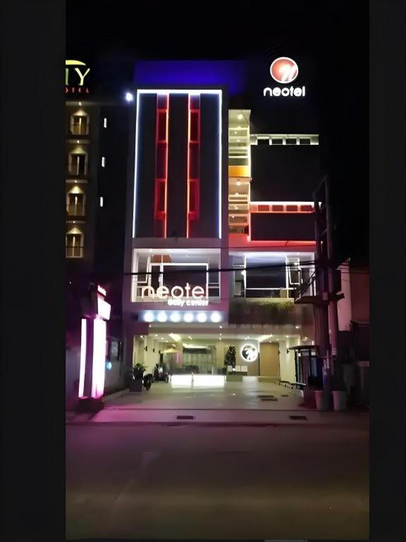 Tanjung Redep Neotel Hotel City Centre מראה חיצוני תמונה