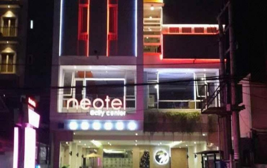 Tanjung Redep Neotel Hotel City Centre מראה חיצוני תמונה