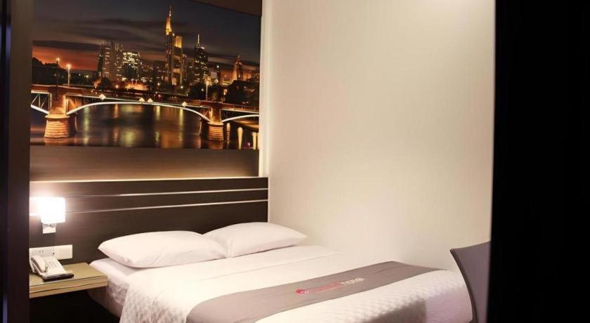 Tanjung Redep Neotel Hotel City Centre מראה חיצוני תמונה