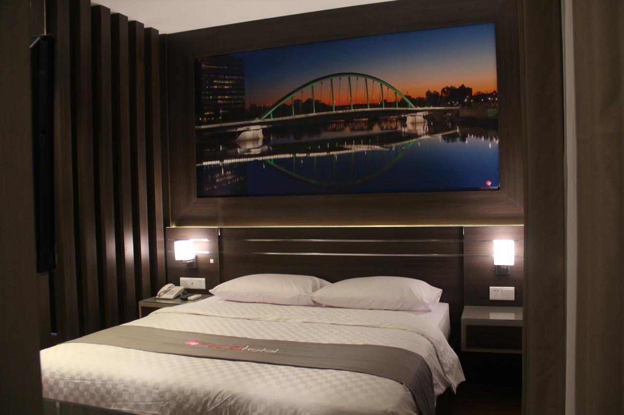 Tanjung Redep Neotel Hotel City Centre מראה חיצוני תמונה