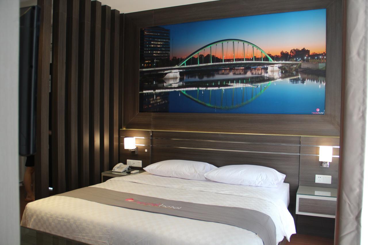 Tanjung Redep Neotel Hotel City Centre מראה חיצוני תמונה