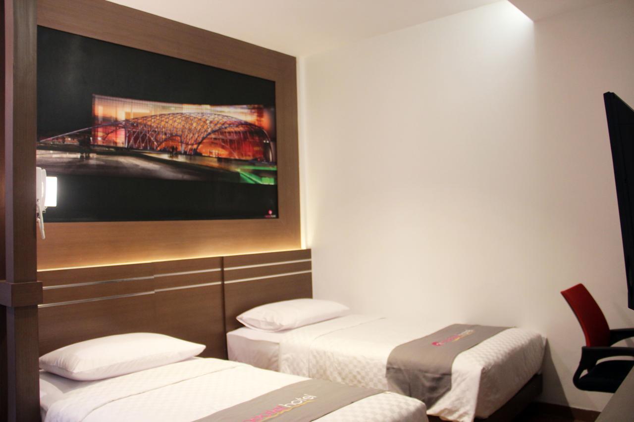 Tanjung Redep Neotel Hotel City Centre מראה חיצוני תמונה